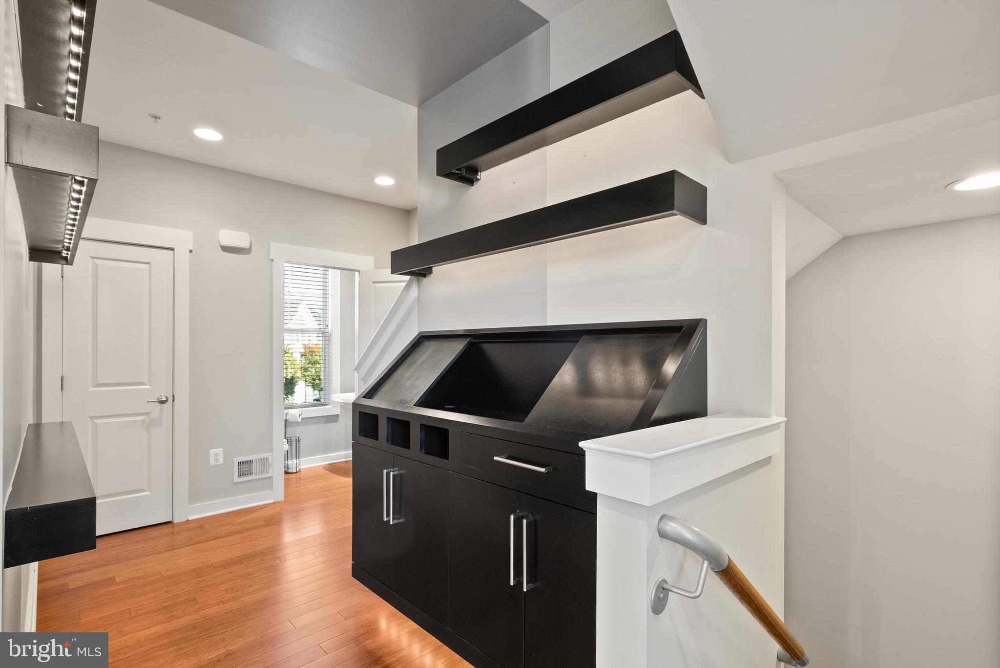 42395 PALE IRIS TERRACE