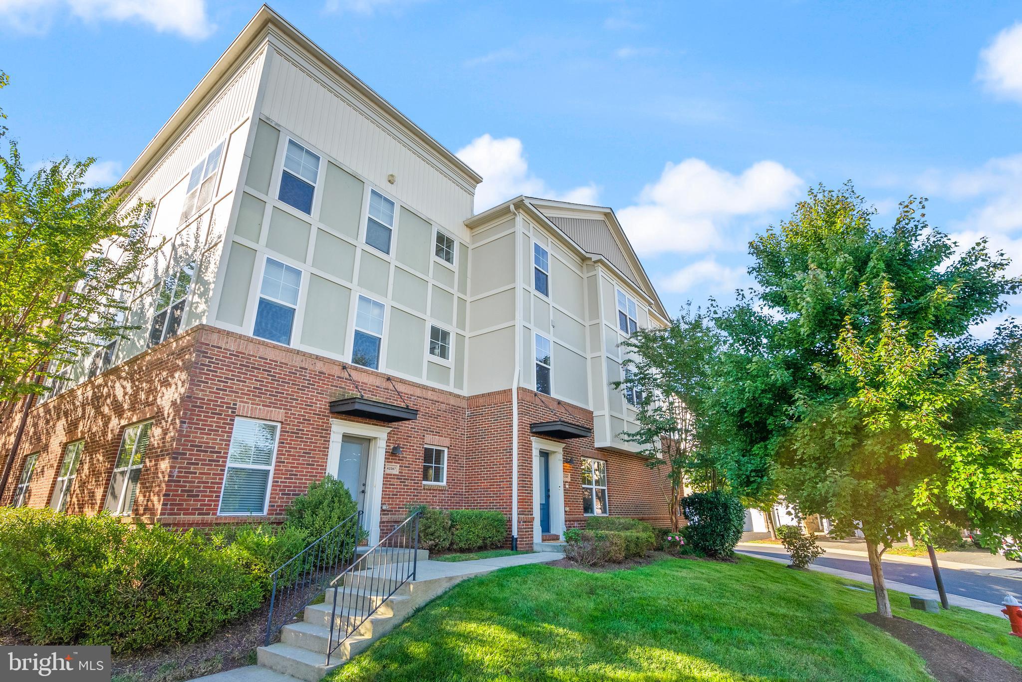 42395 PALE IRIS TERRACE