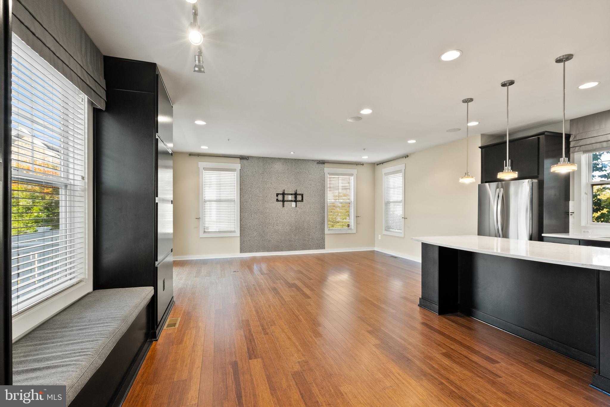 42395 PALE IRIS TERRACE