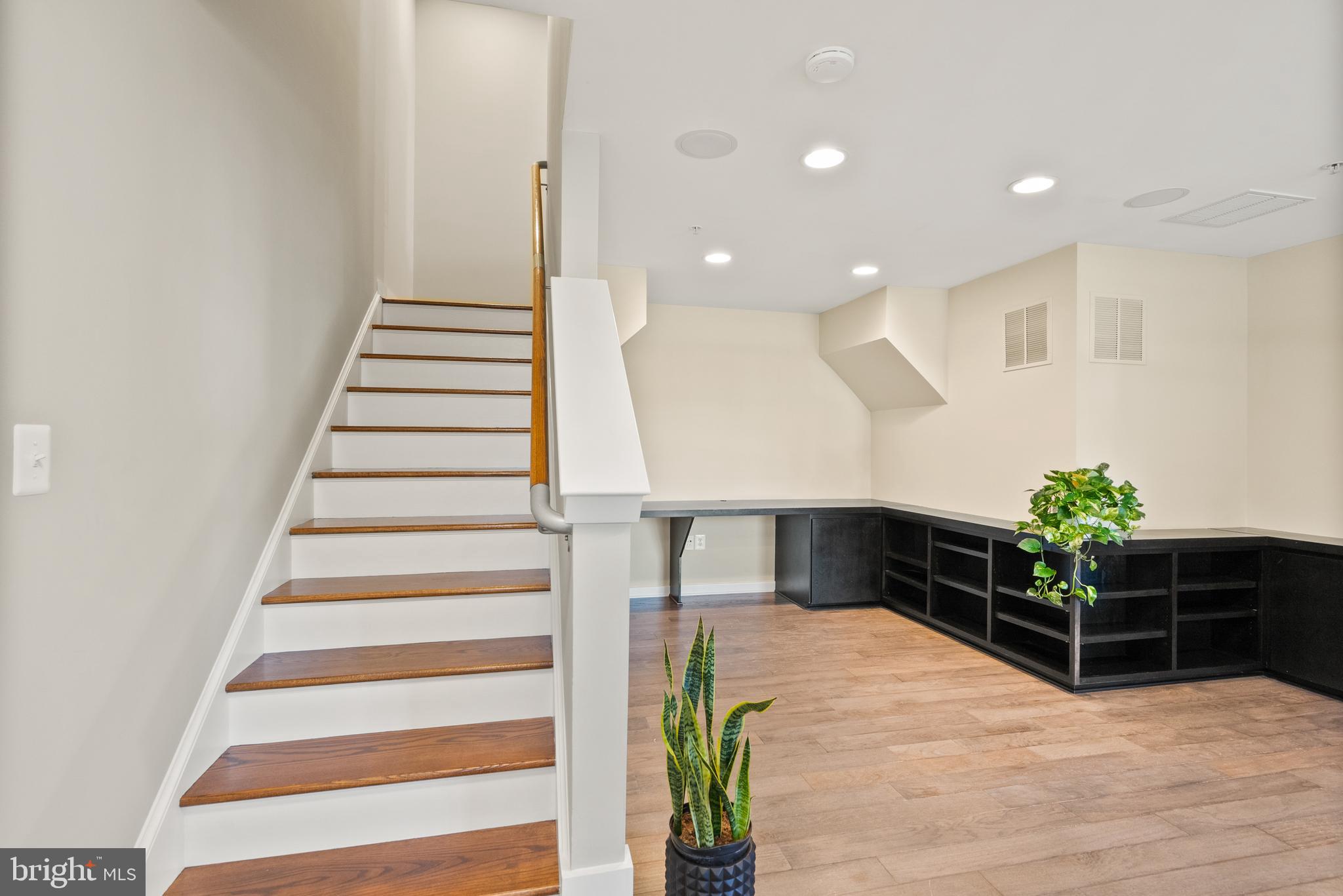 42395 PALE IRIS TERRACE