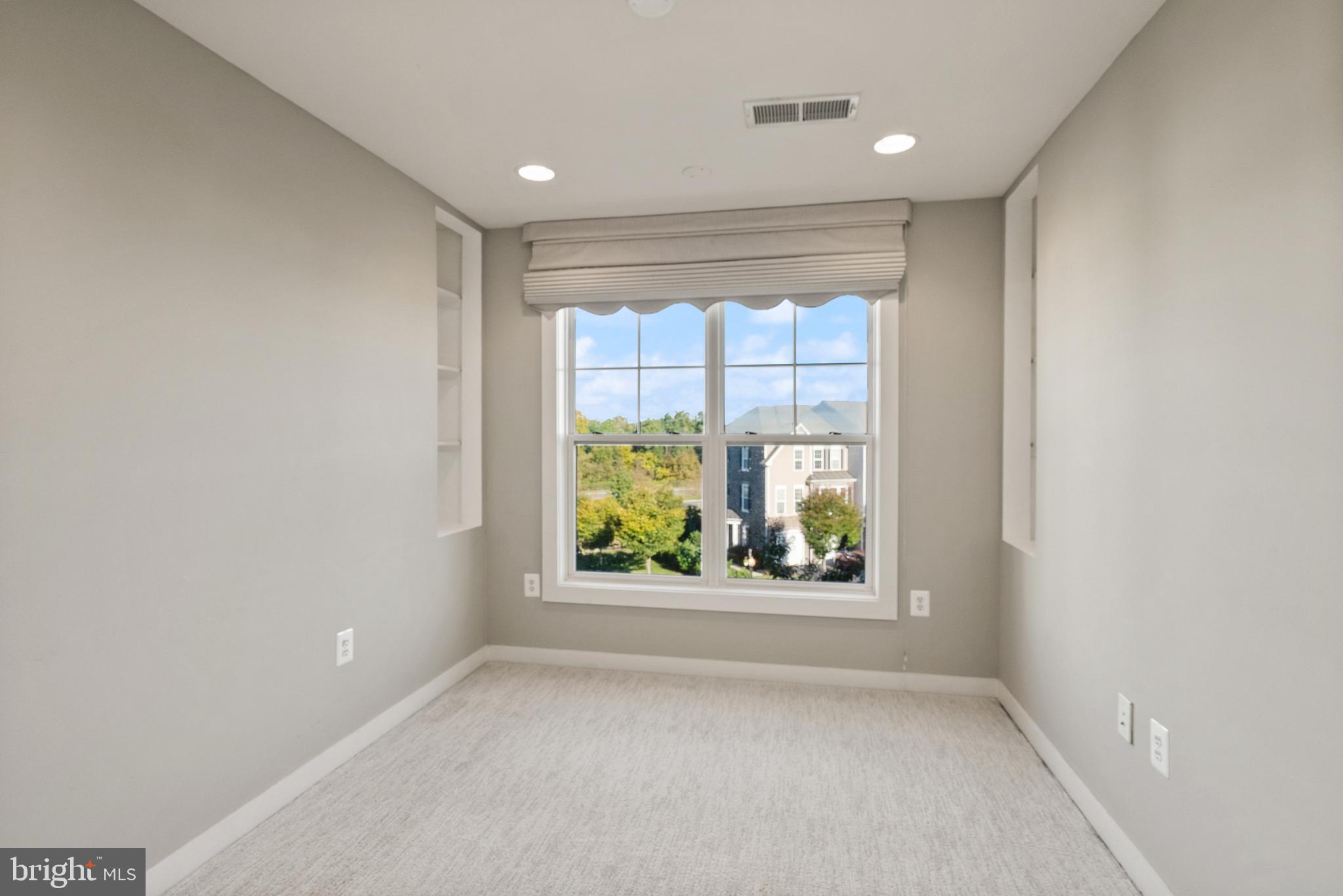 42395 PALE IRIS TERRACE