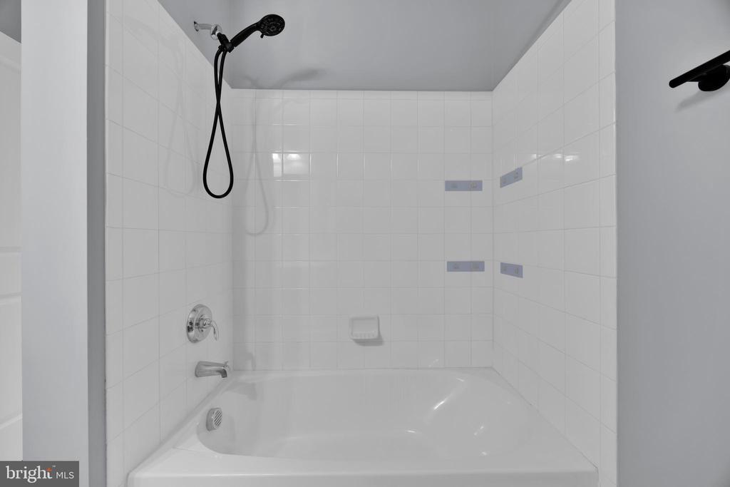 23305 MILLTOWN KNOLL SQUARE Unit: 103