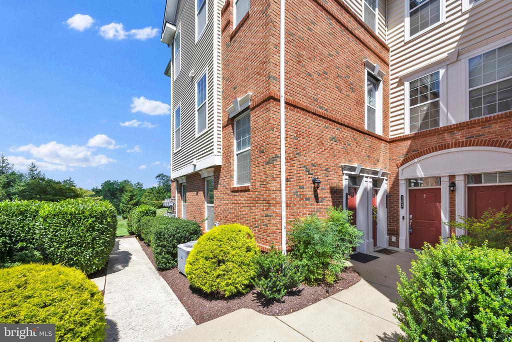 23305 MILLTOWN KNOLL SQUARE Unit: 103