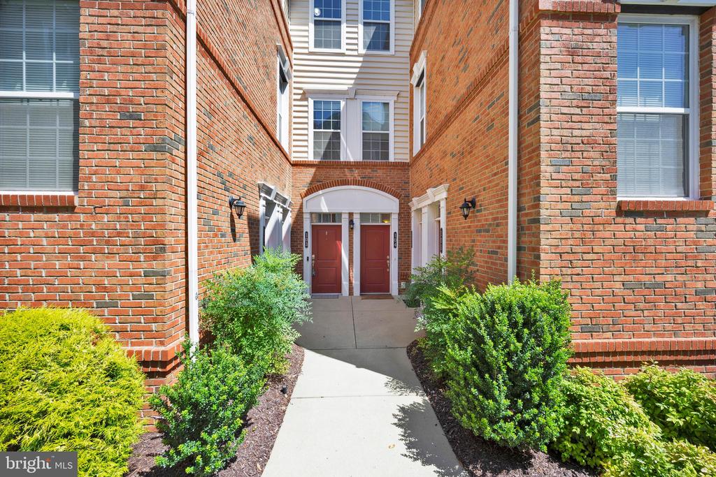 23305 MILLTOWN KNOLL SQUARE Unit: 103