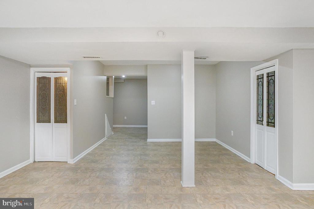 12123 STONEFORD DRIVE