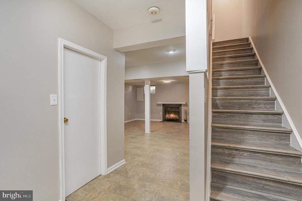 12123 STONEFORD DRIVE