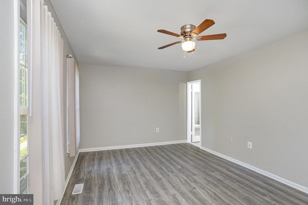 12123 STONEFORD DRIVE