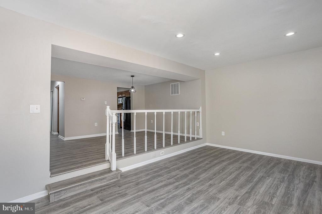 12123 STONEFORD DRIVE
