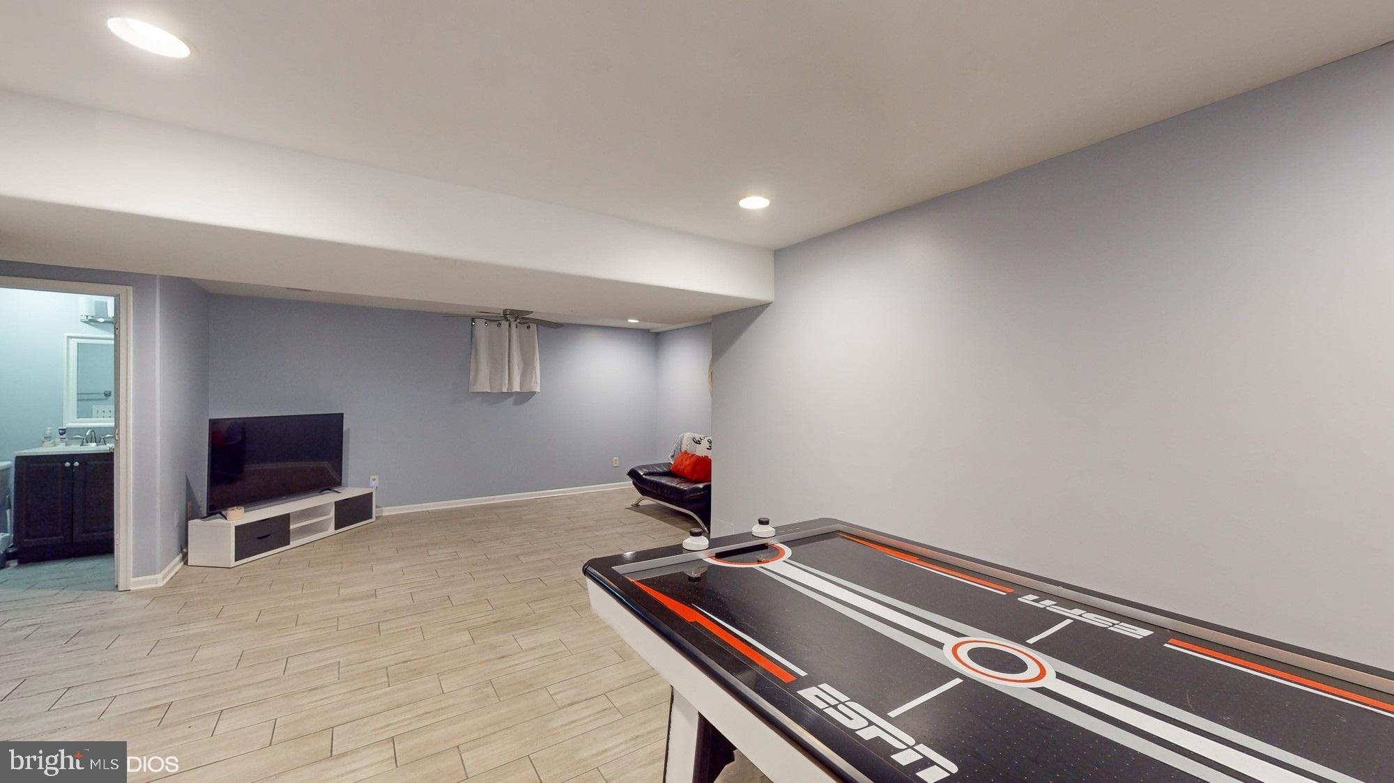 98 NORTHAMPTON BOULEVARD