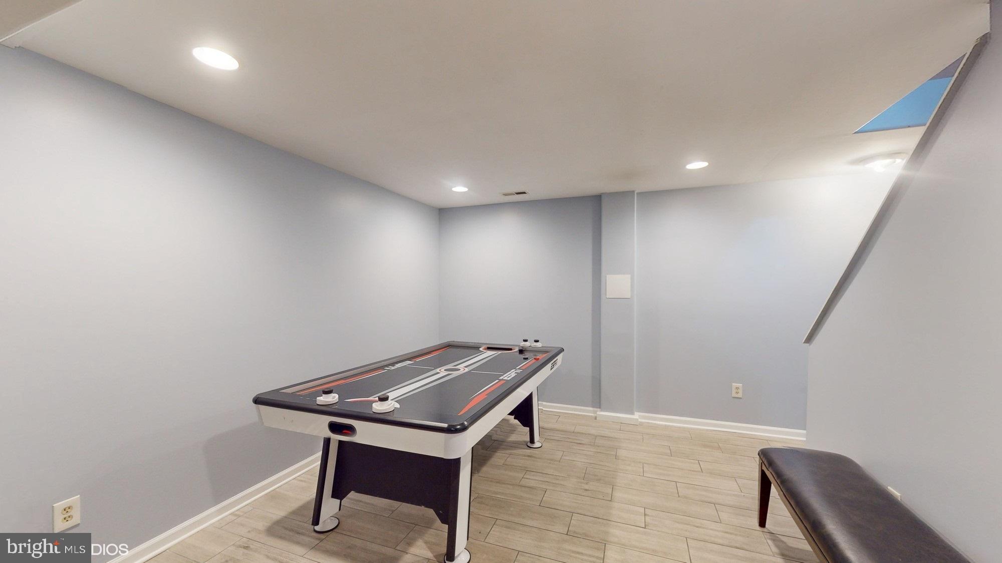 98 NORTHAMPTON BOULEVARD