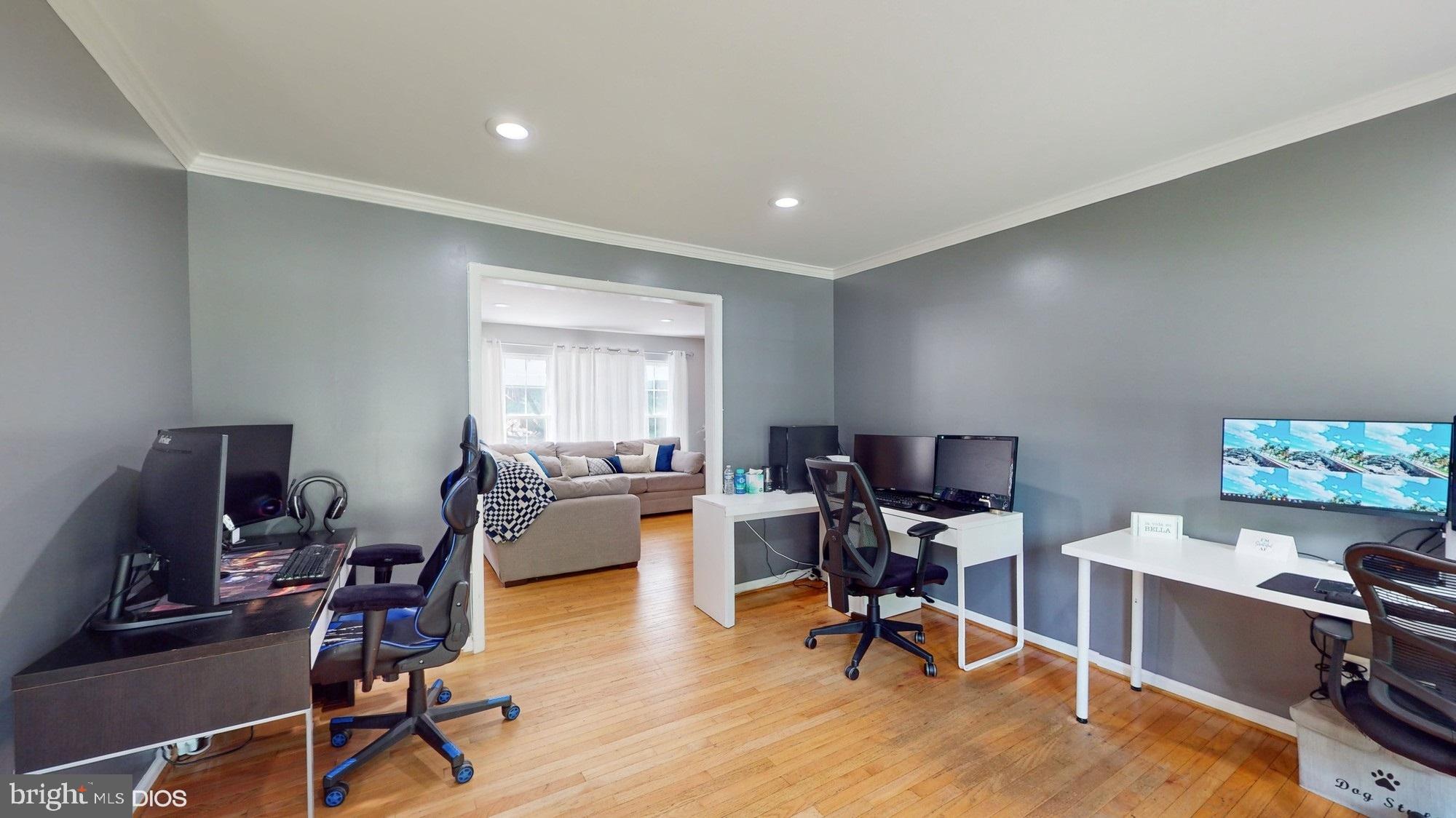 98 NORTHAMPTON BOULEVARD