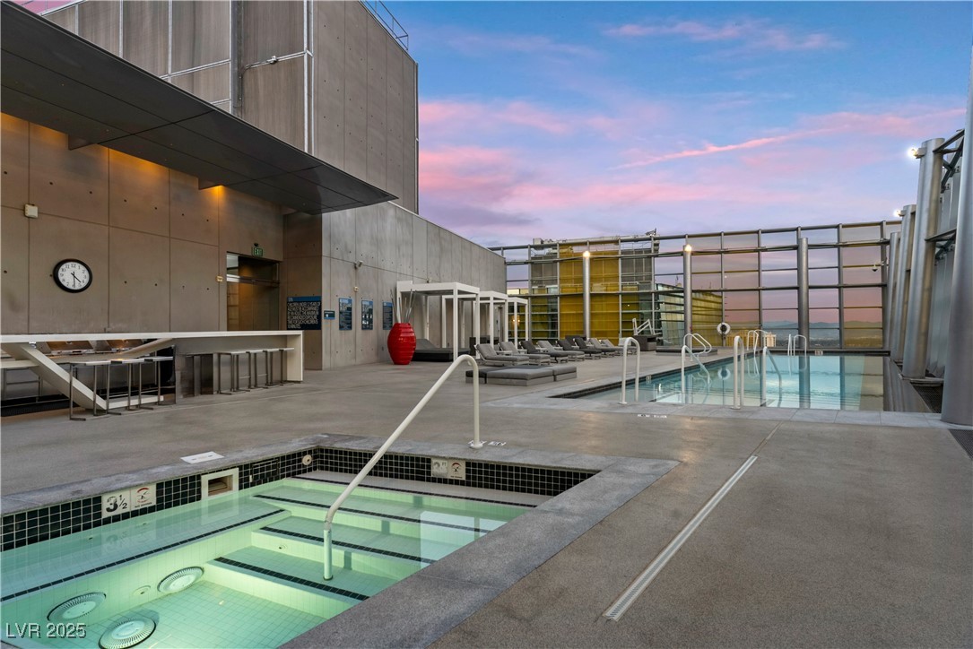 3726 Las Vegas Boulevard 911