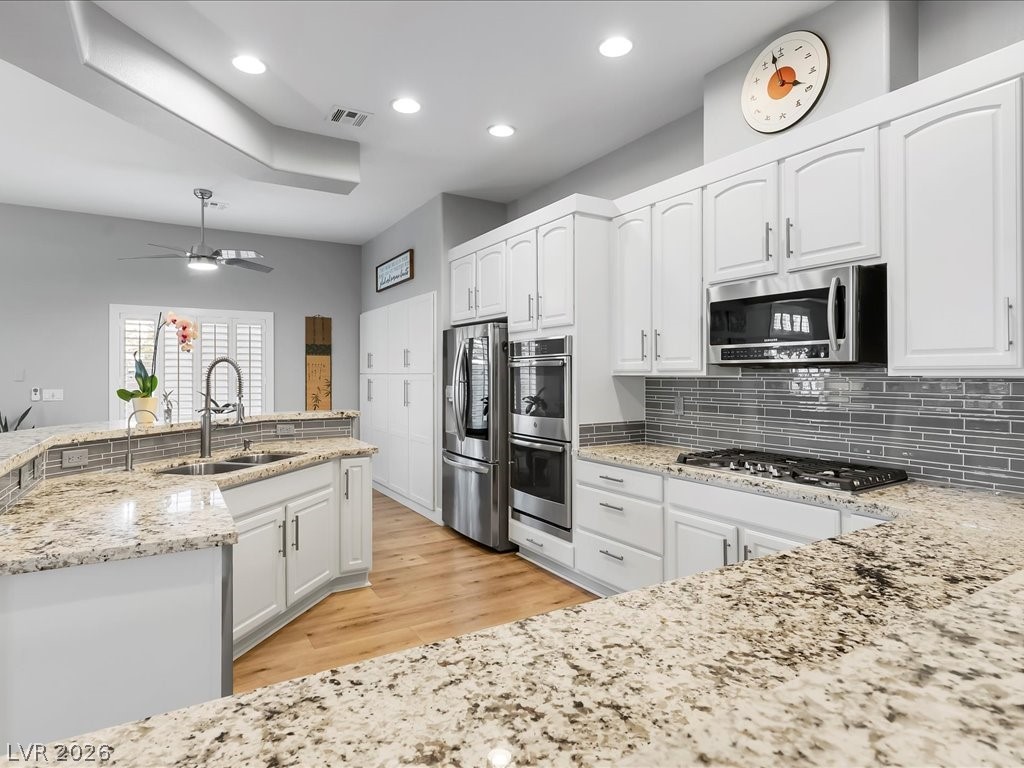 5912 Vizzi Court