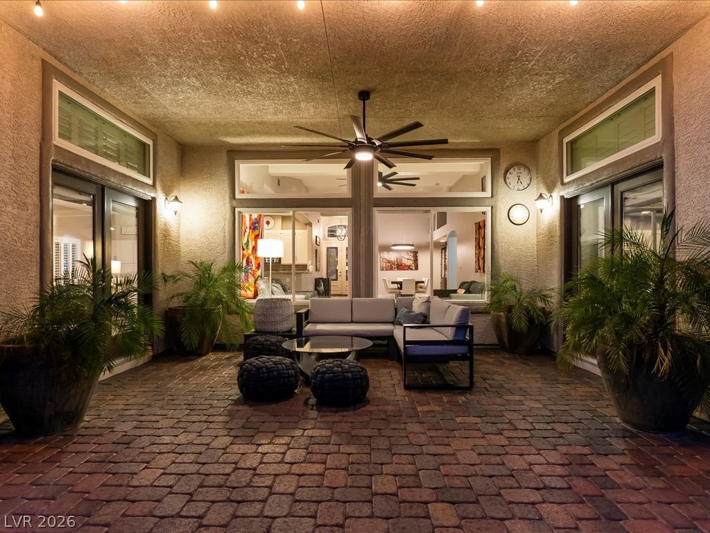 5912 Vizzi Court