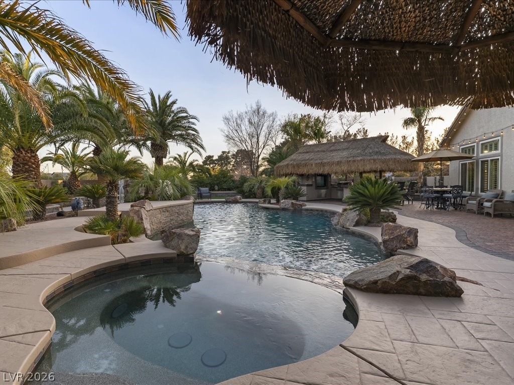 5912 Vizzi Court