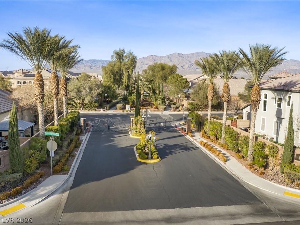 5912 Vizzi Court