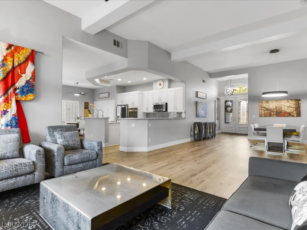 5912 Vizzi Court