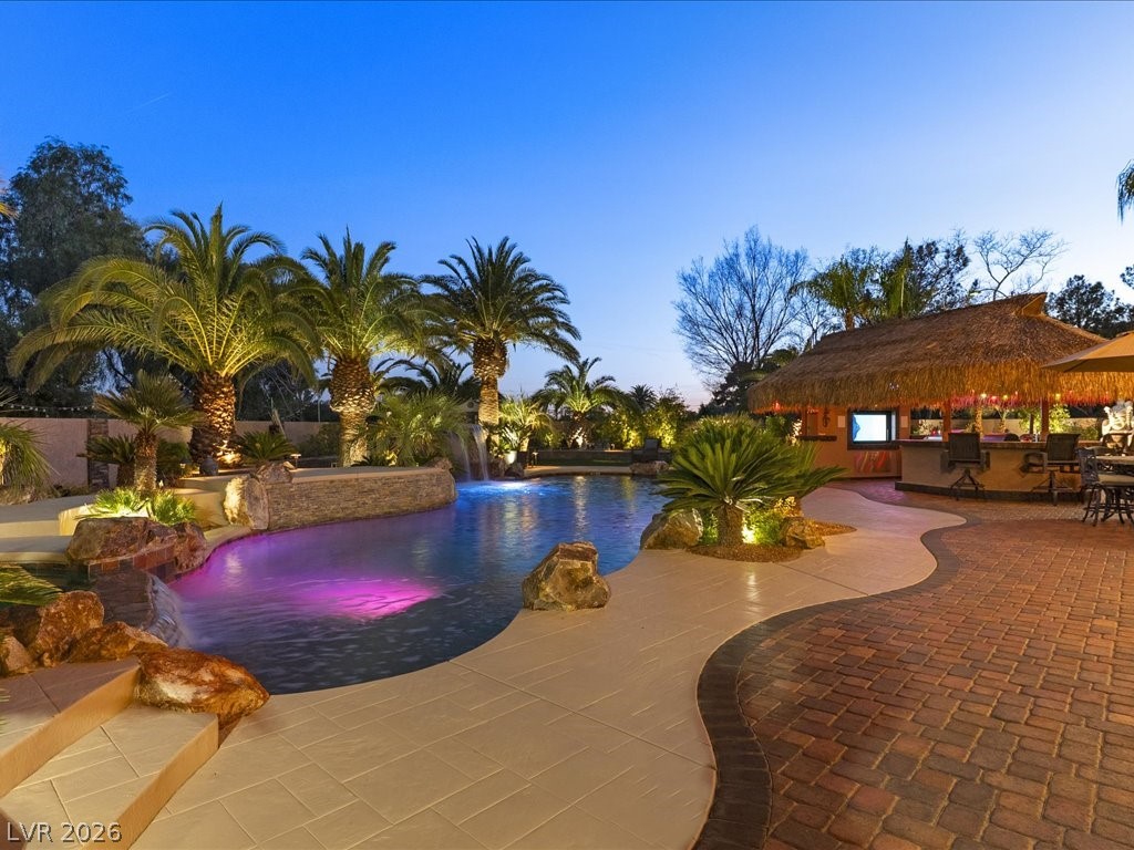 5912 Vizzi Court