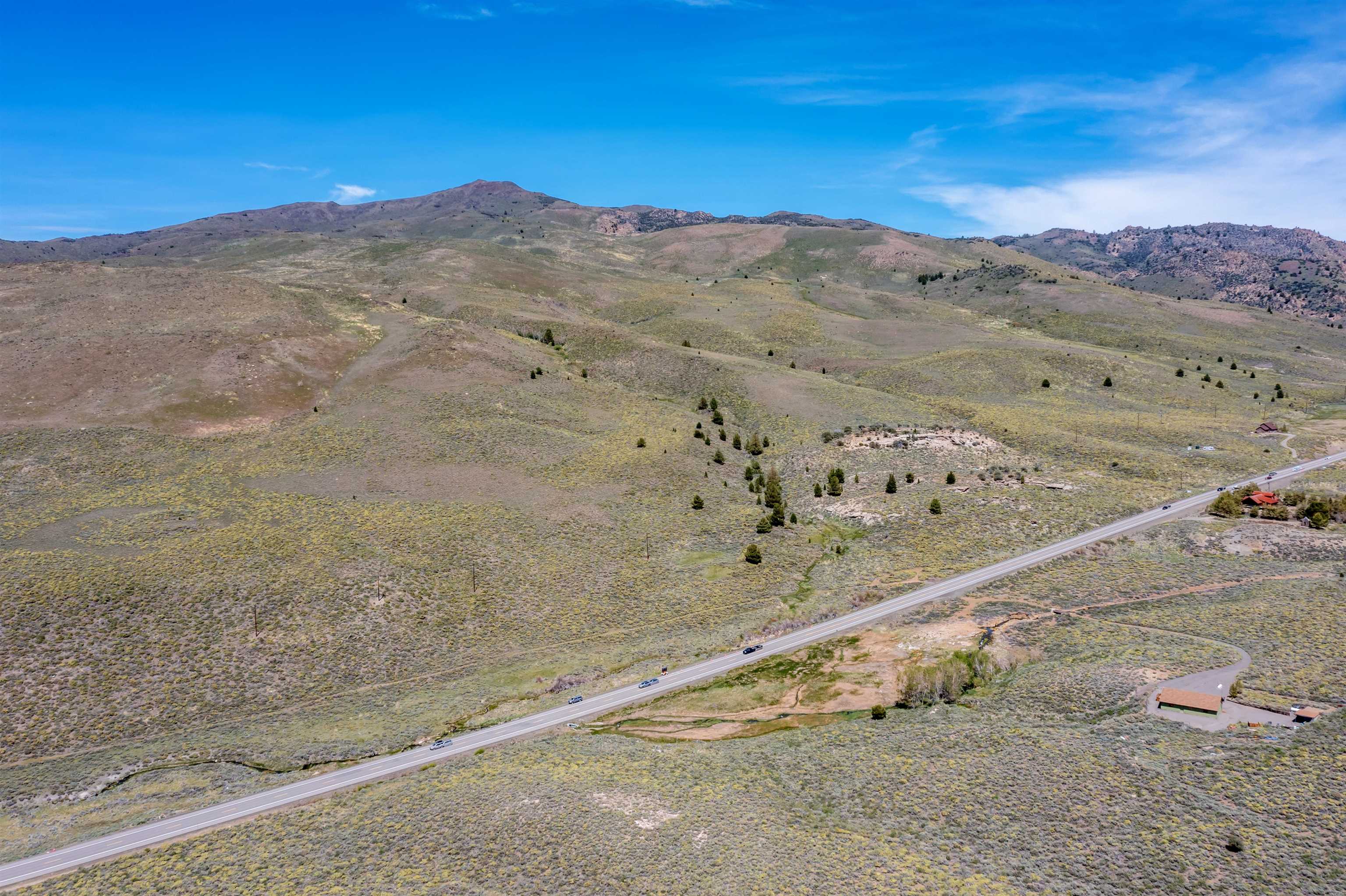 APN: 006-120-040-000, Hwy 395