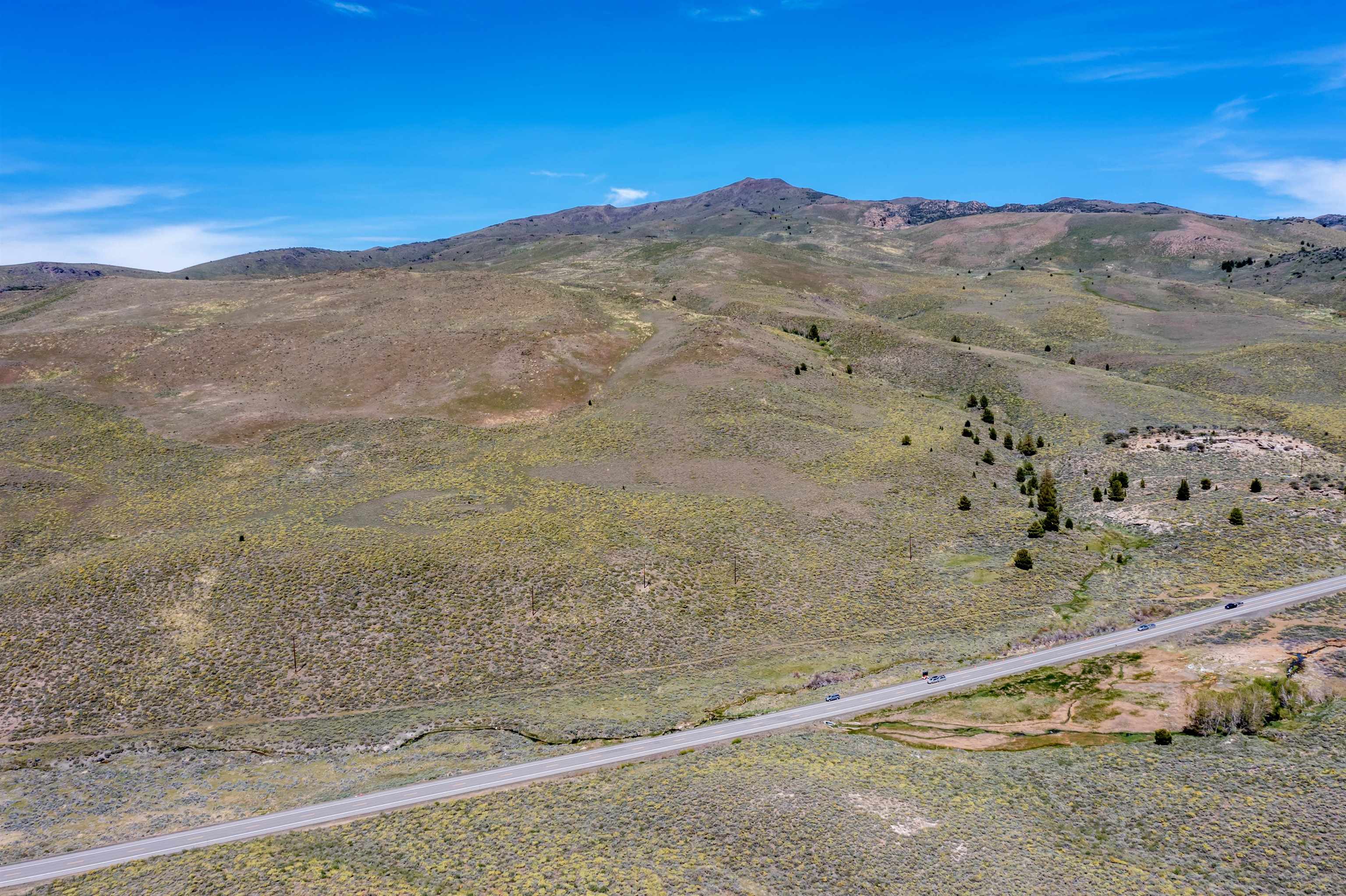 APN: 006-120-040-000, Hwy 395