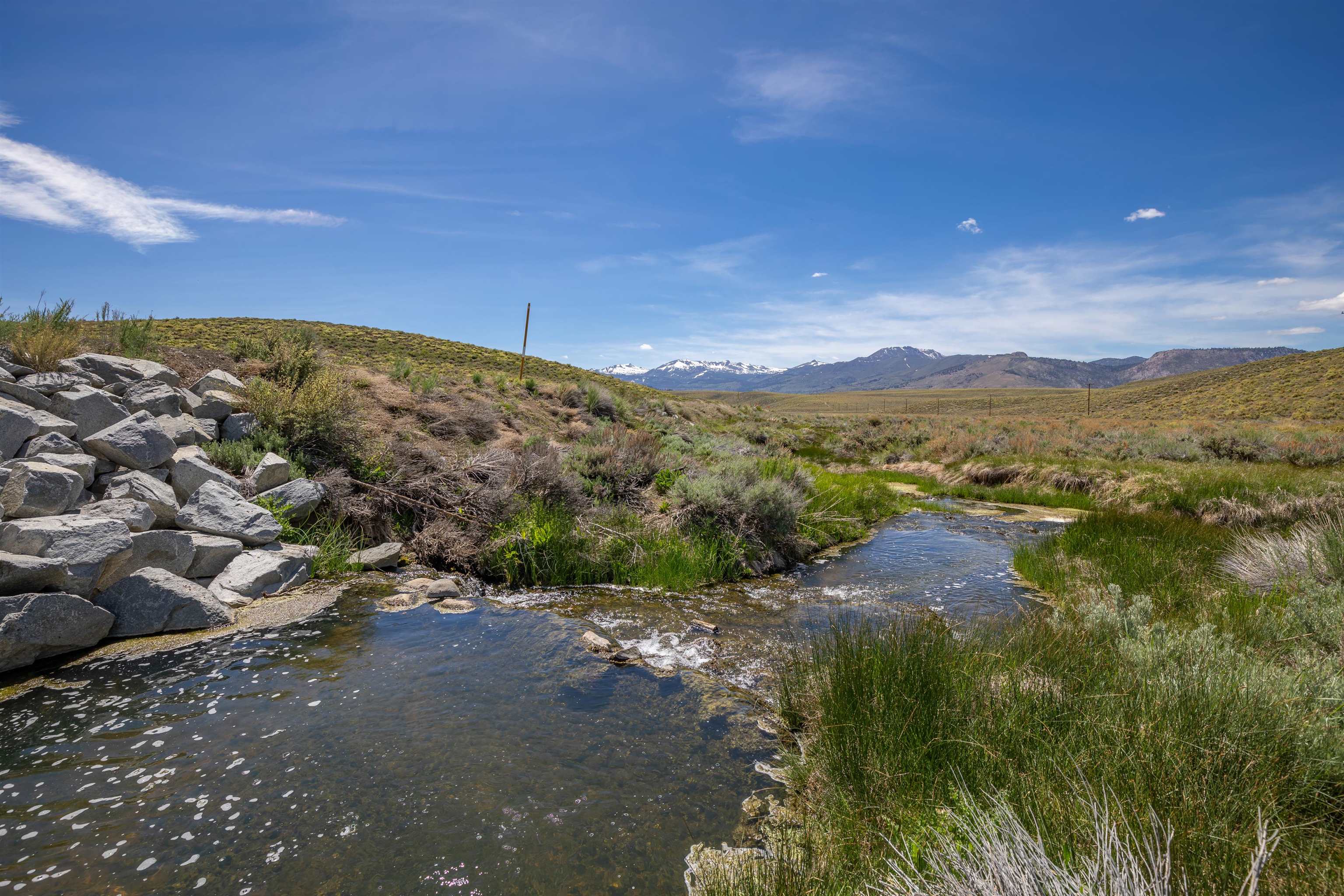 APN: 006-120-040-000, Hwy 395