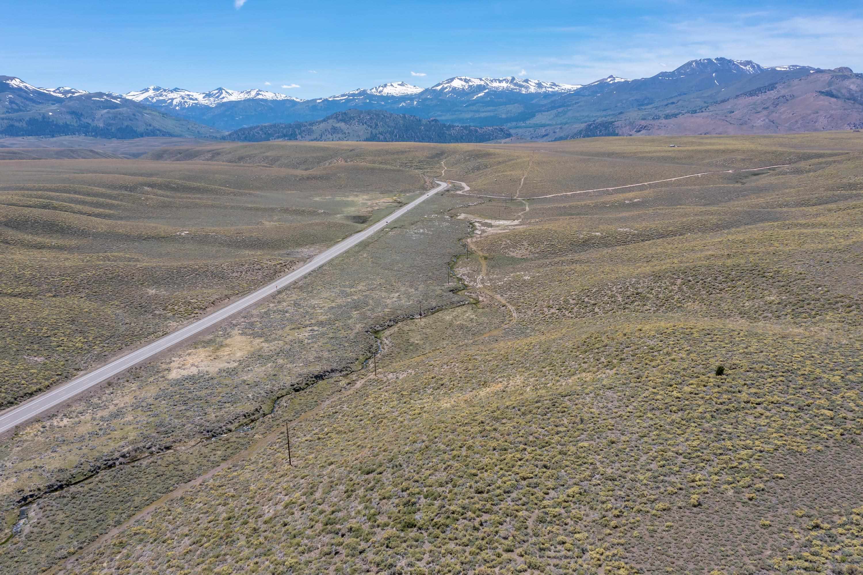 APN: 006-120-040-000, Hwy 395