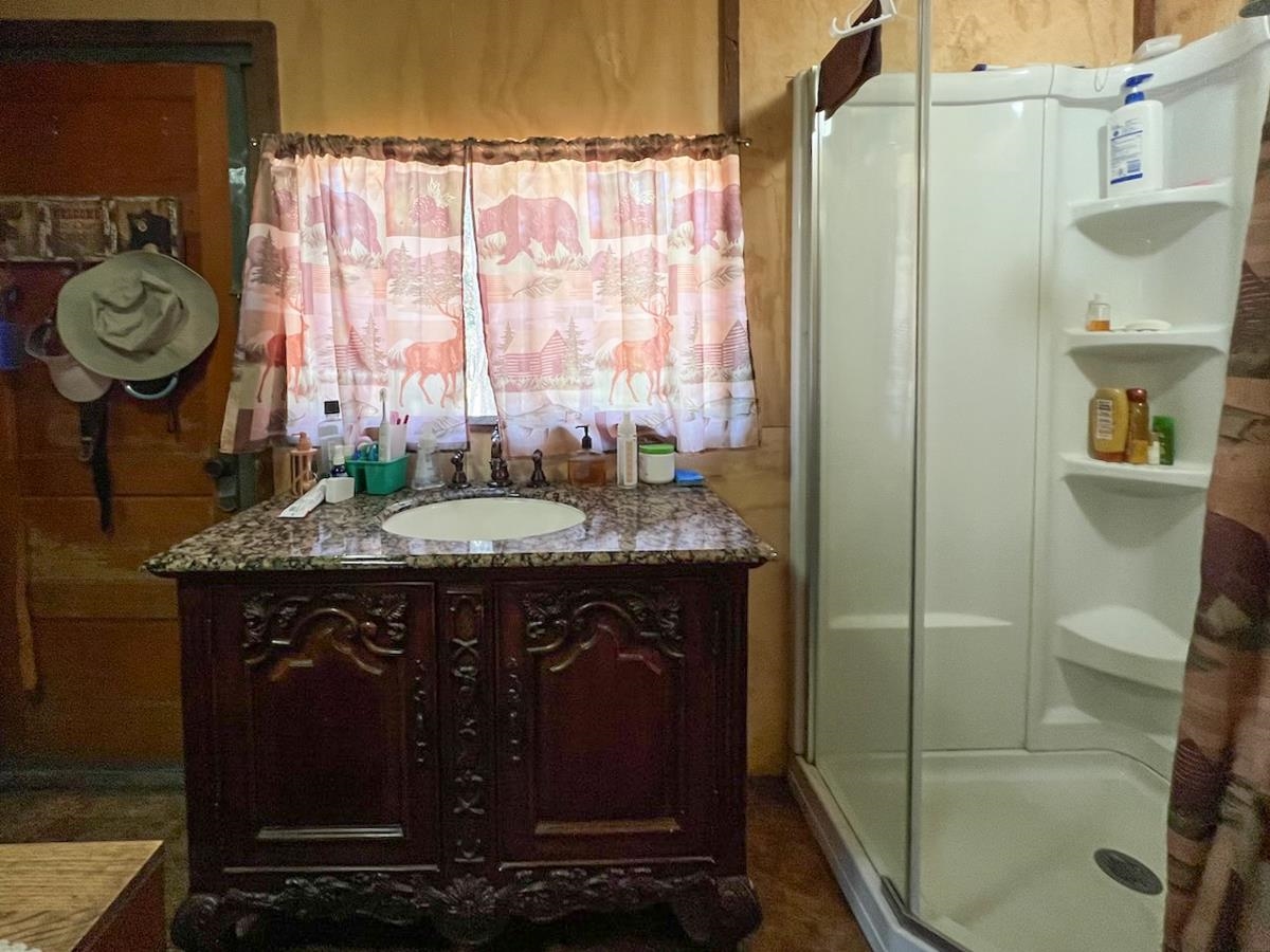 518 Twin Lakes Rd #49 Unit: Twin Lakes General Store