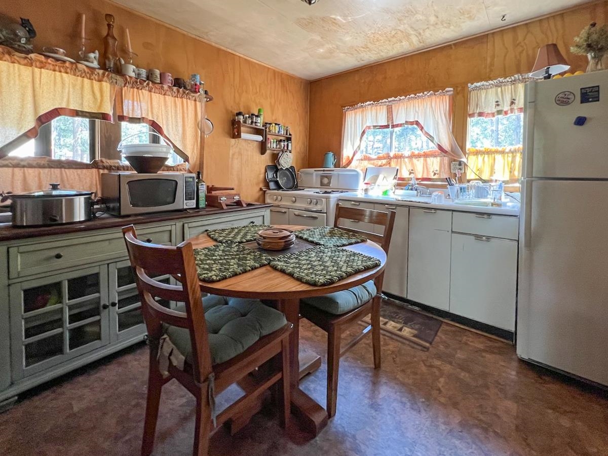 518 Twin Lakes Rd #49 Unit: Twin Lakes General Store