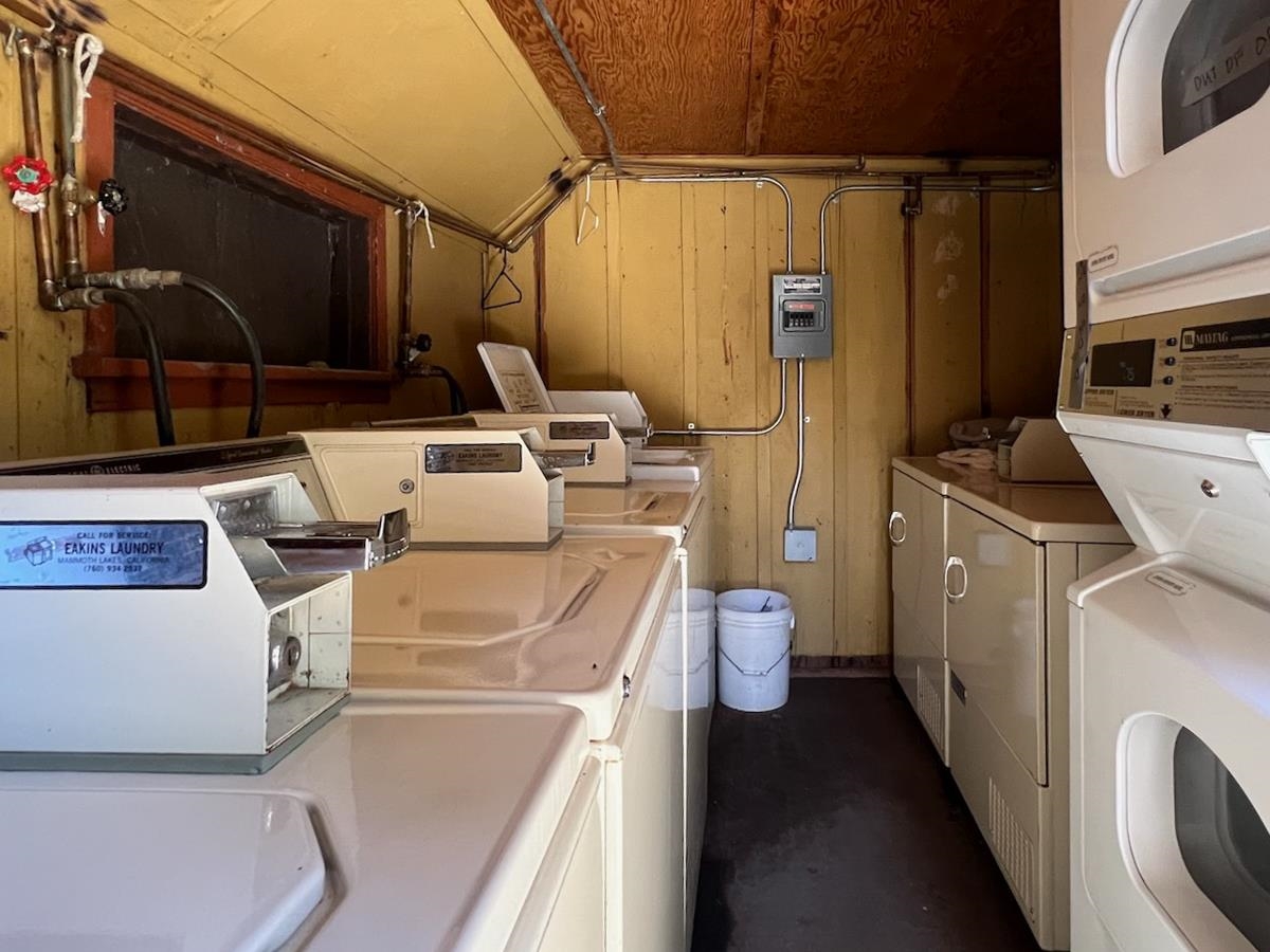 518 Twin Lakes Rd #49 Unit: Twin Lakes General Store