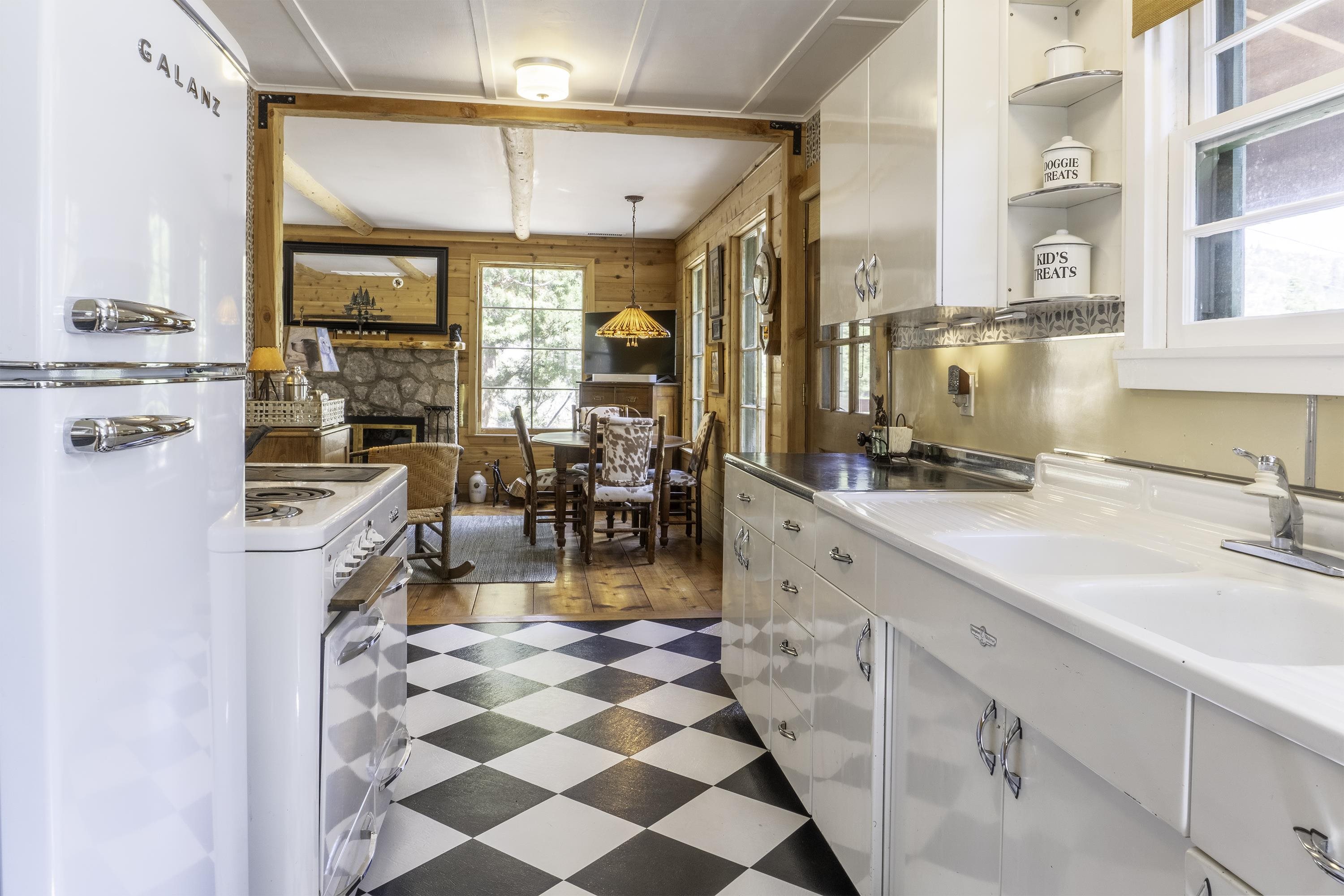 25 Reversed Peak Road