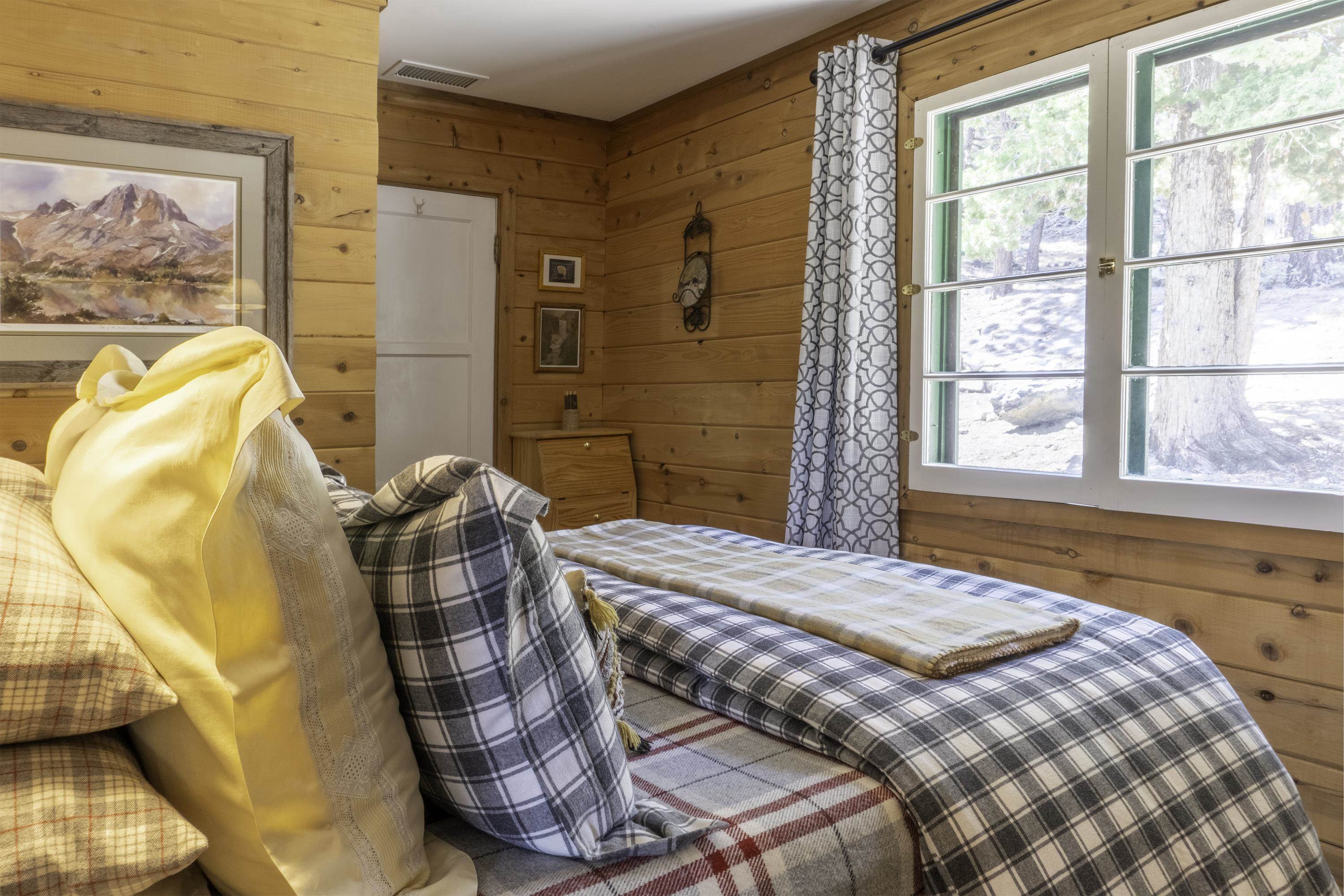 25 Reversed Peak Road