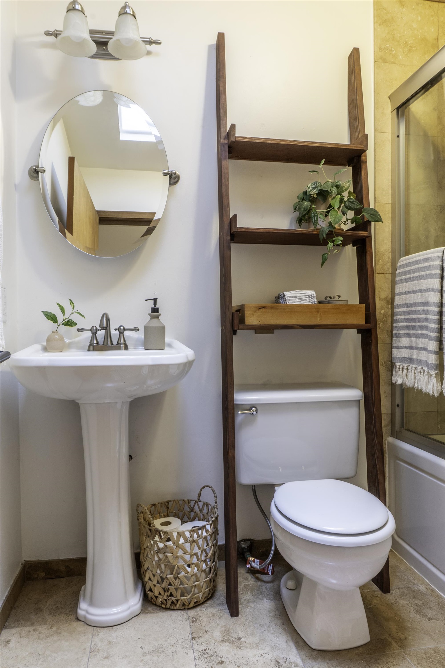 70 Los Angeles Street