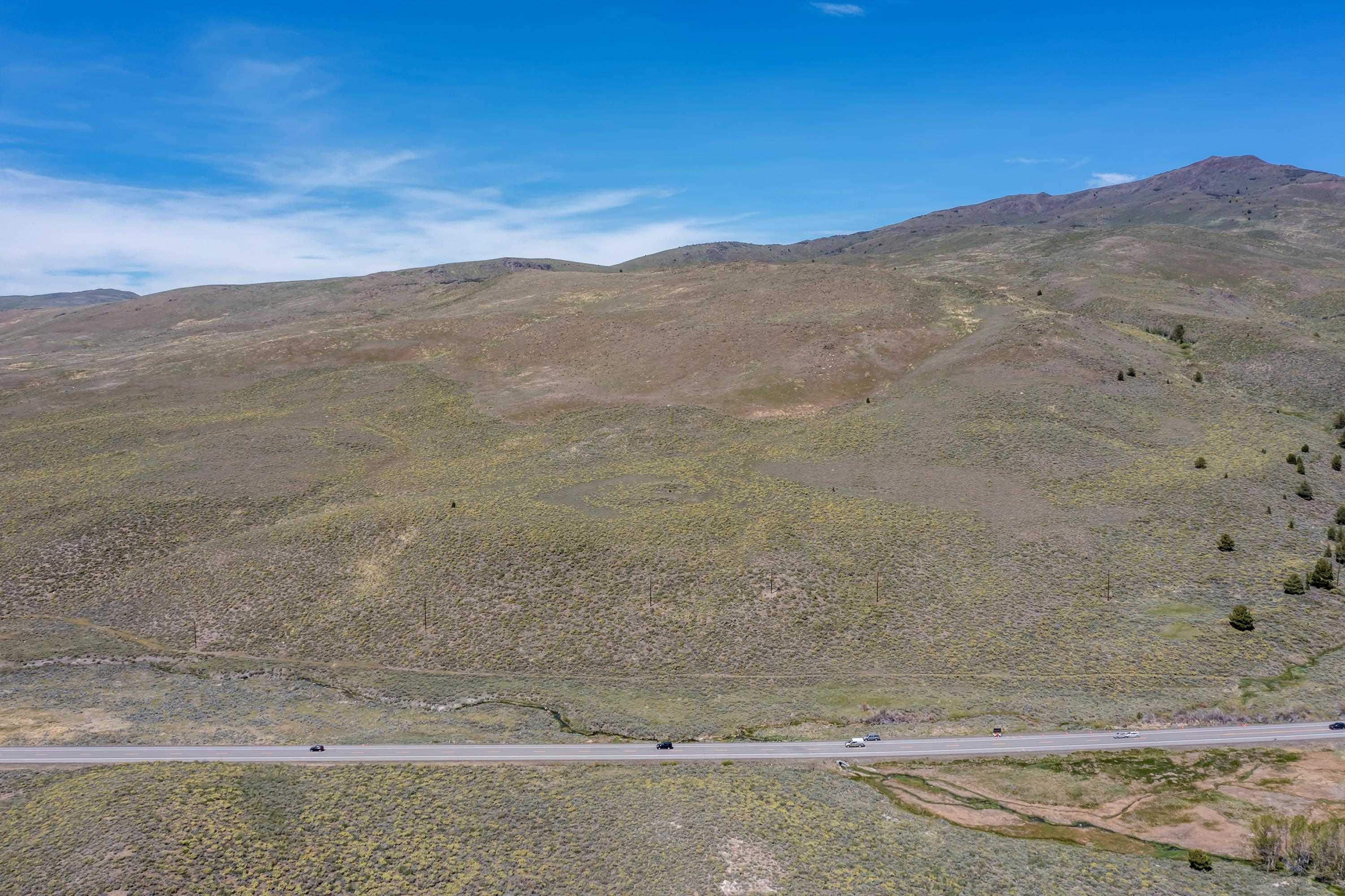 APN: 006-120-040-000, Hwy 395