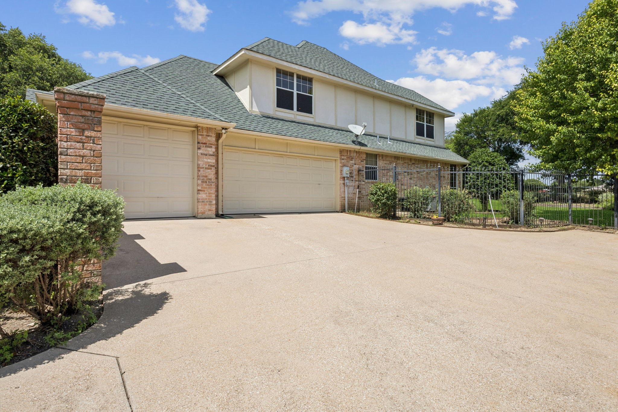 613 Edgewood Lane
