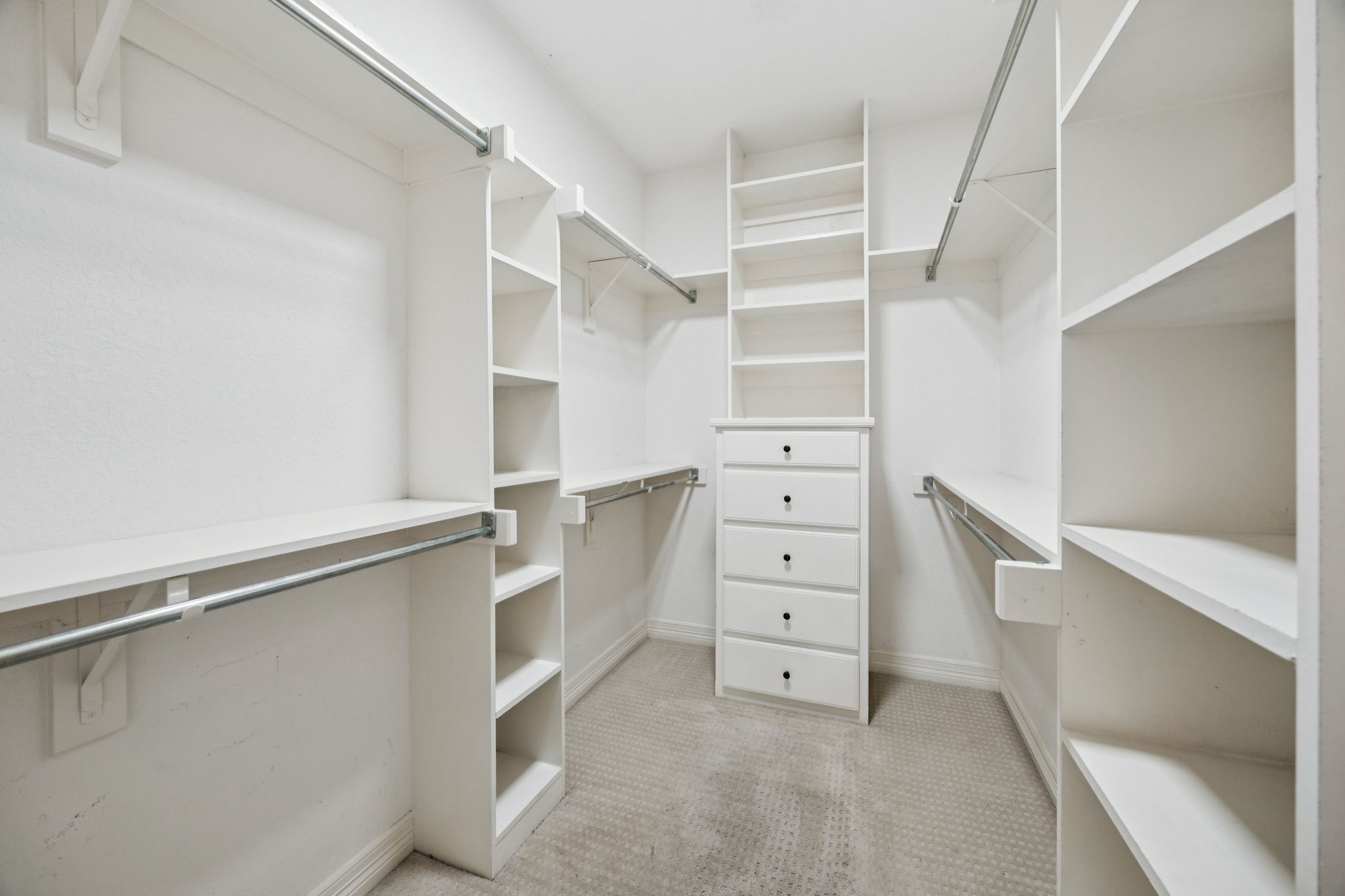 613 Edgewood Lane