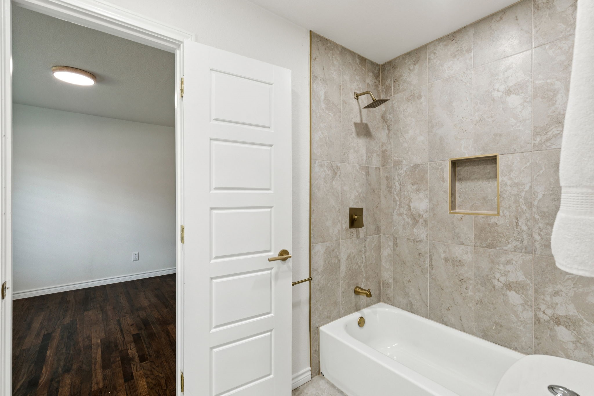 5509 Enchanted Lane