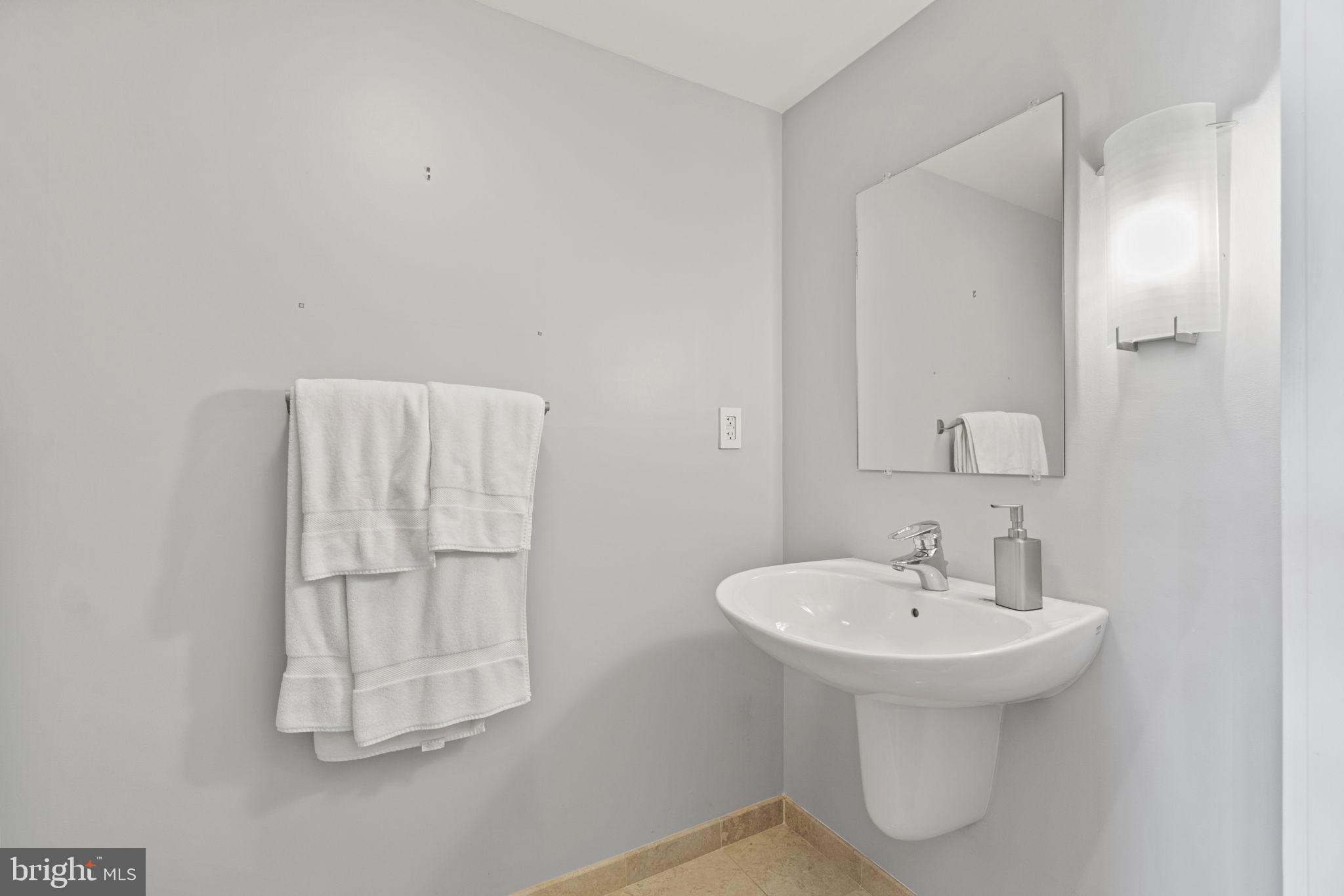 1390 V St NW #212