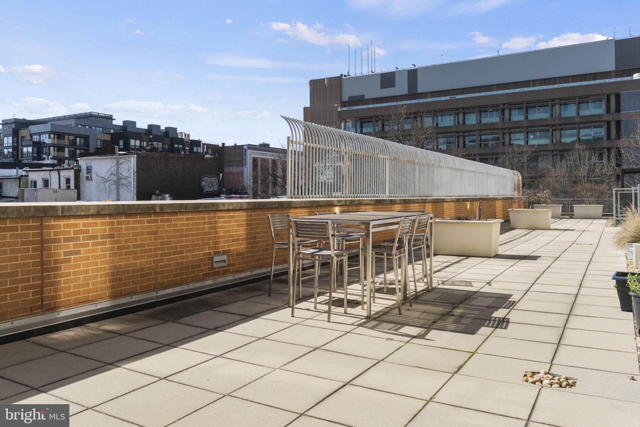 1390 V St NW #212