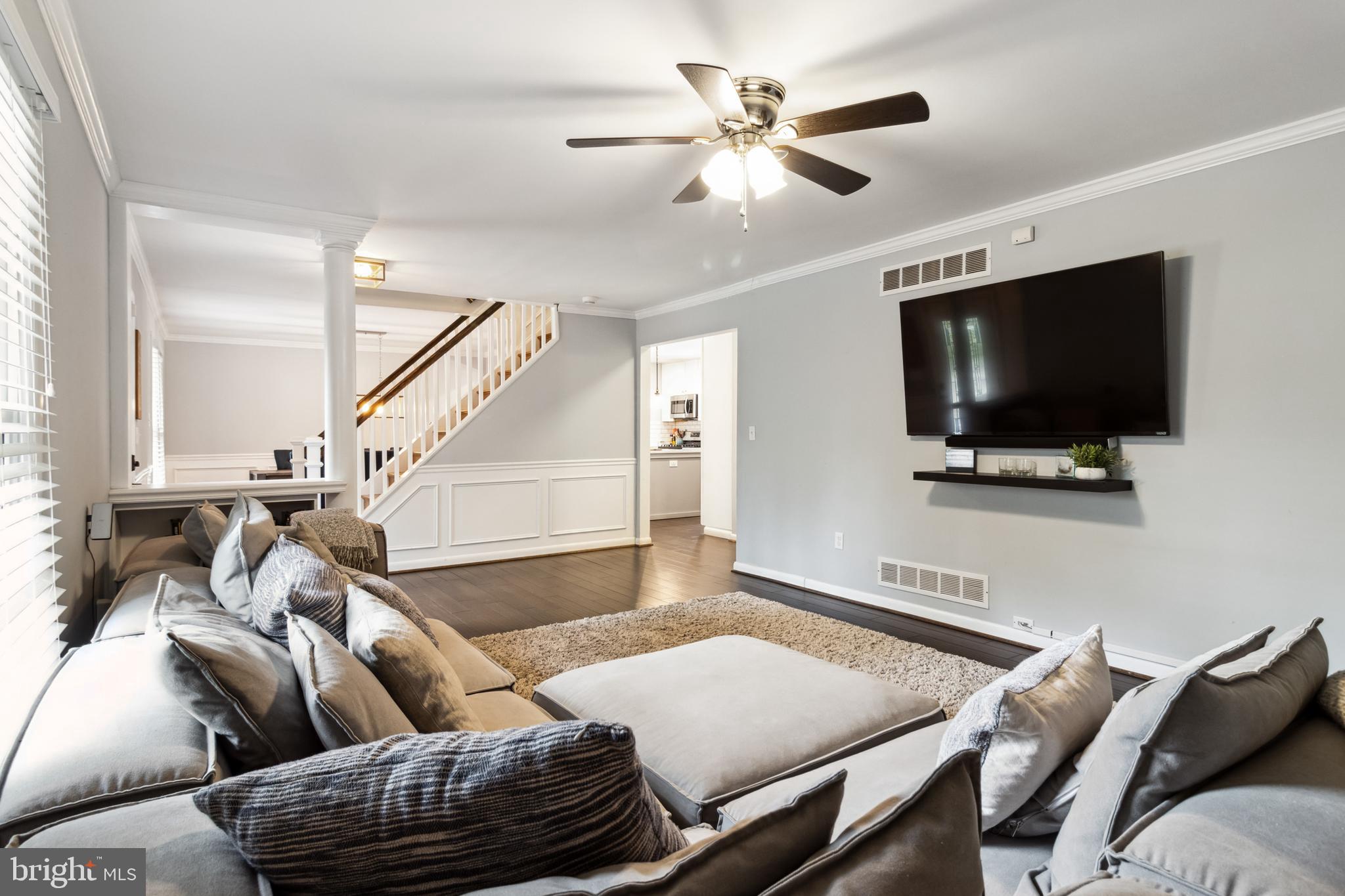 1301 Hawkins Ln