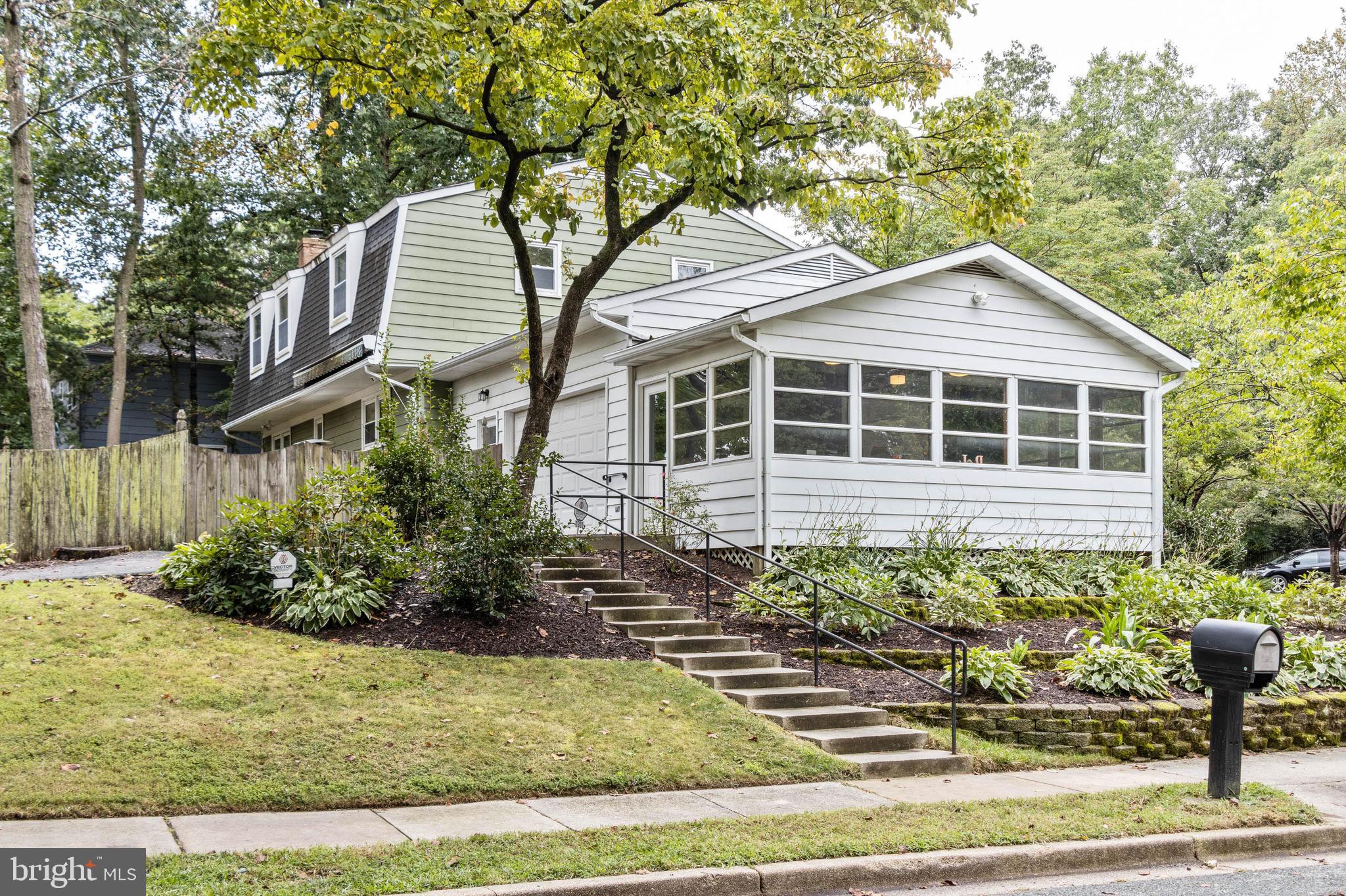 1301 Hawkins Ln