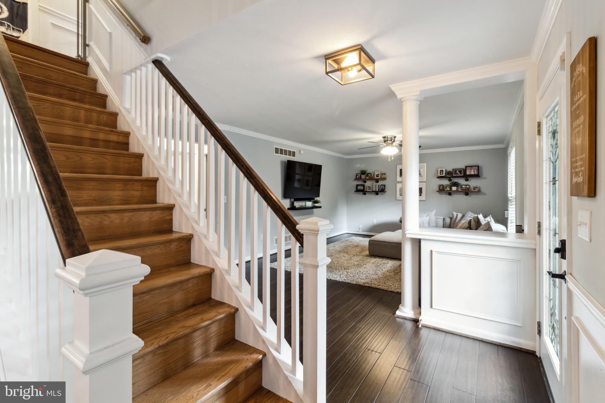 1301 Hawkins Ln