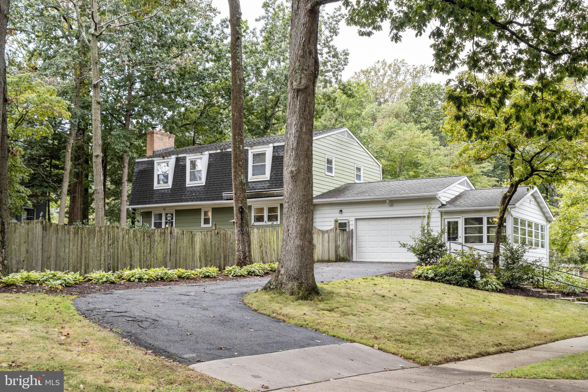 1301 Hawkins Ln