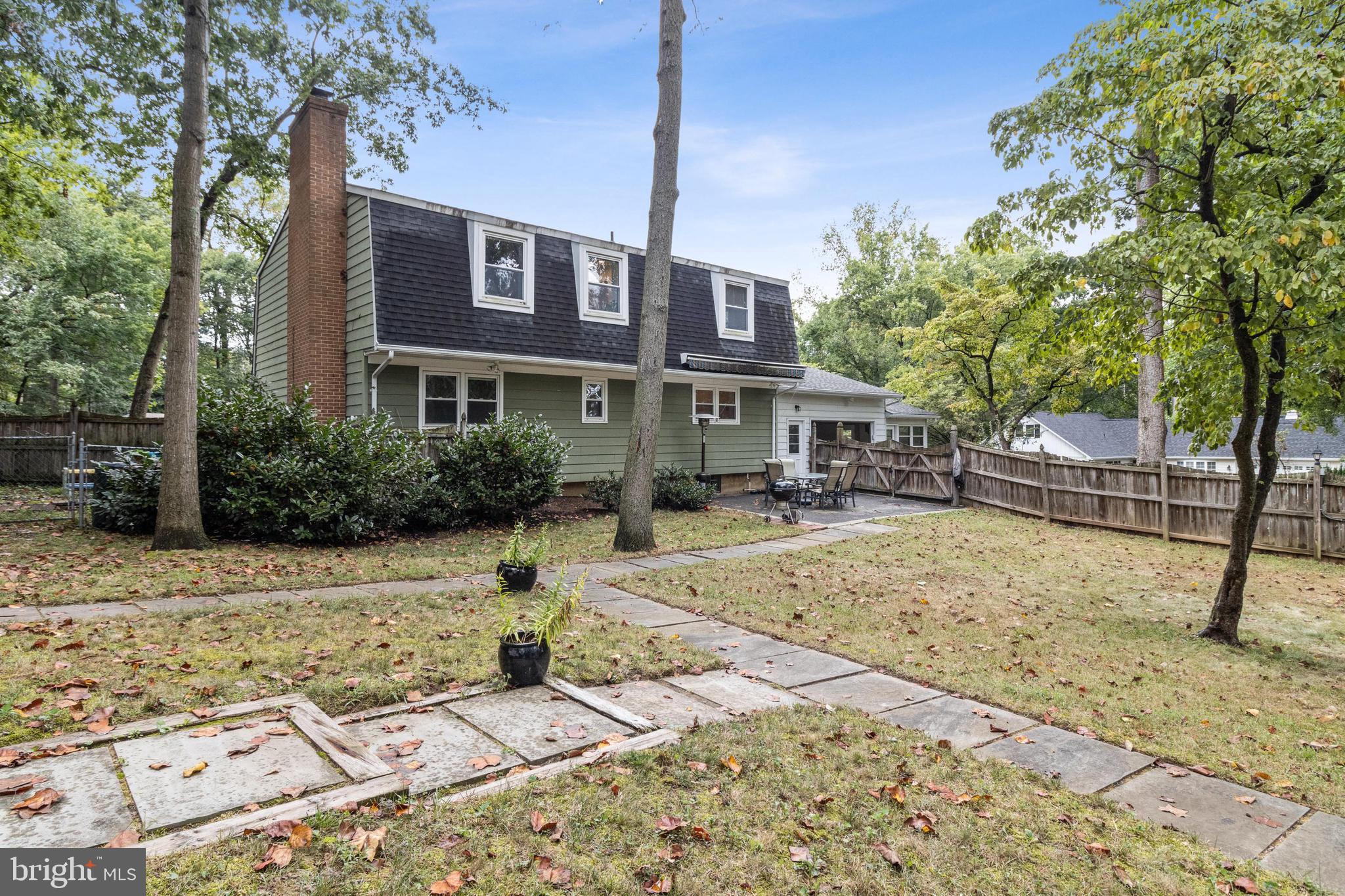 1301 Hawkins Ln
