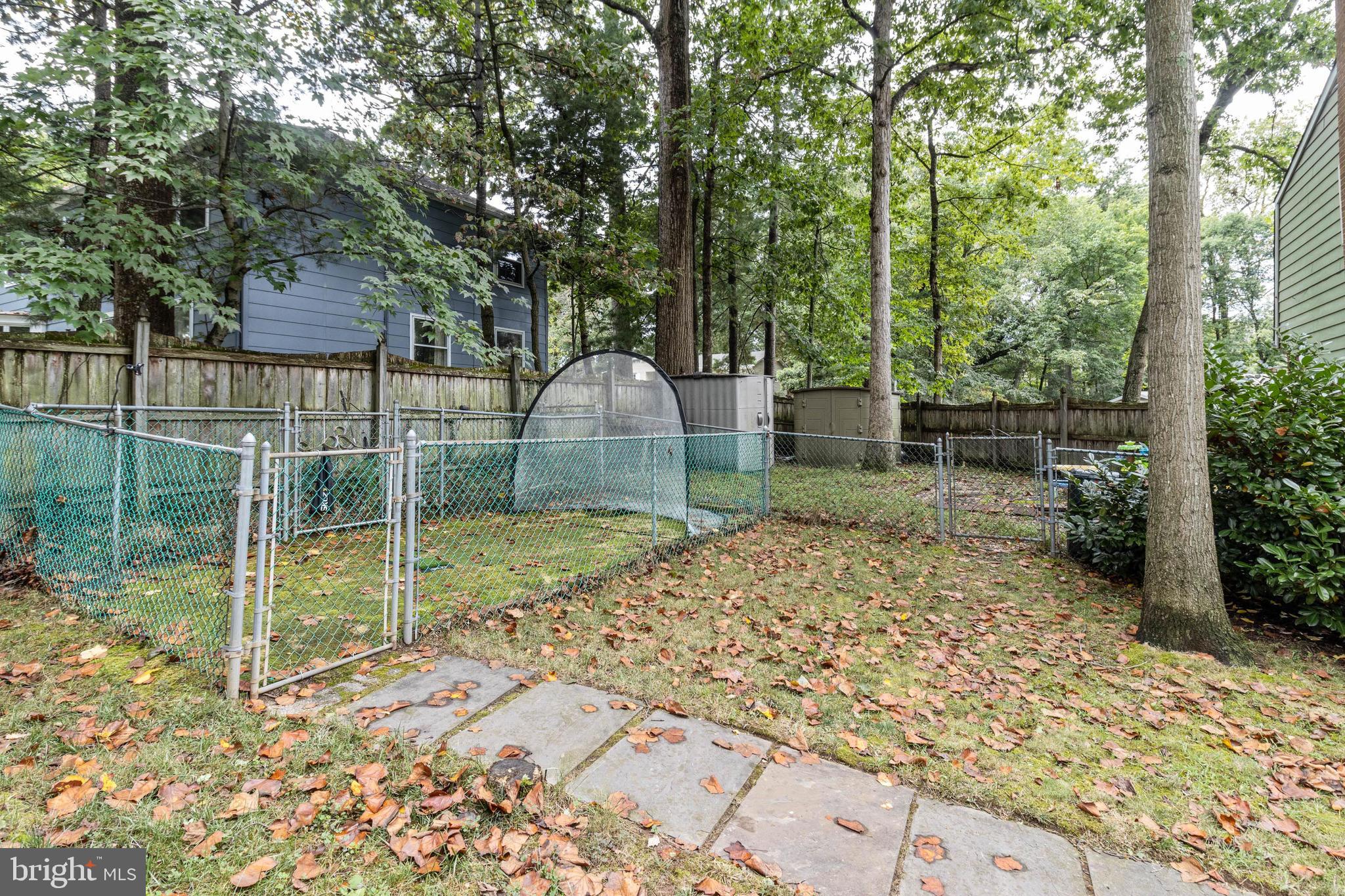 1301 Hawkins Ln