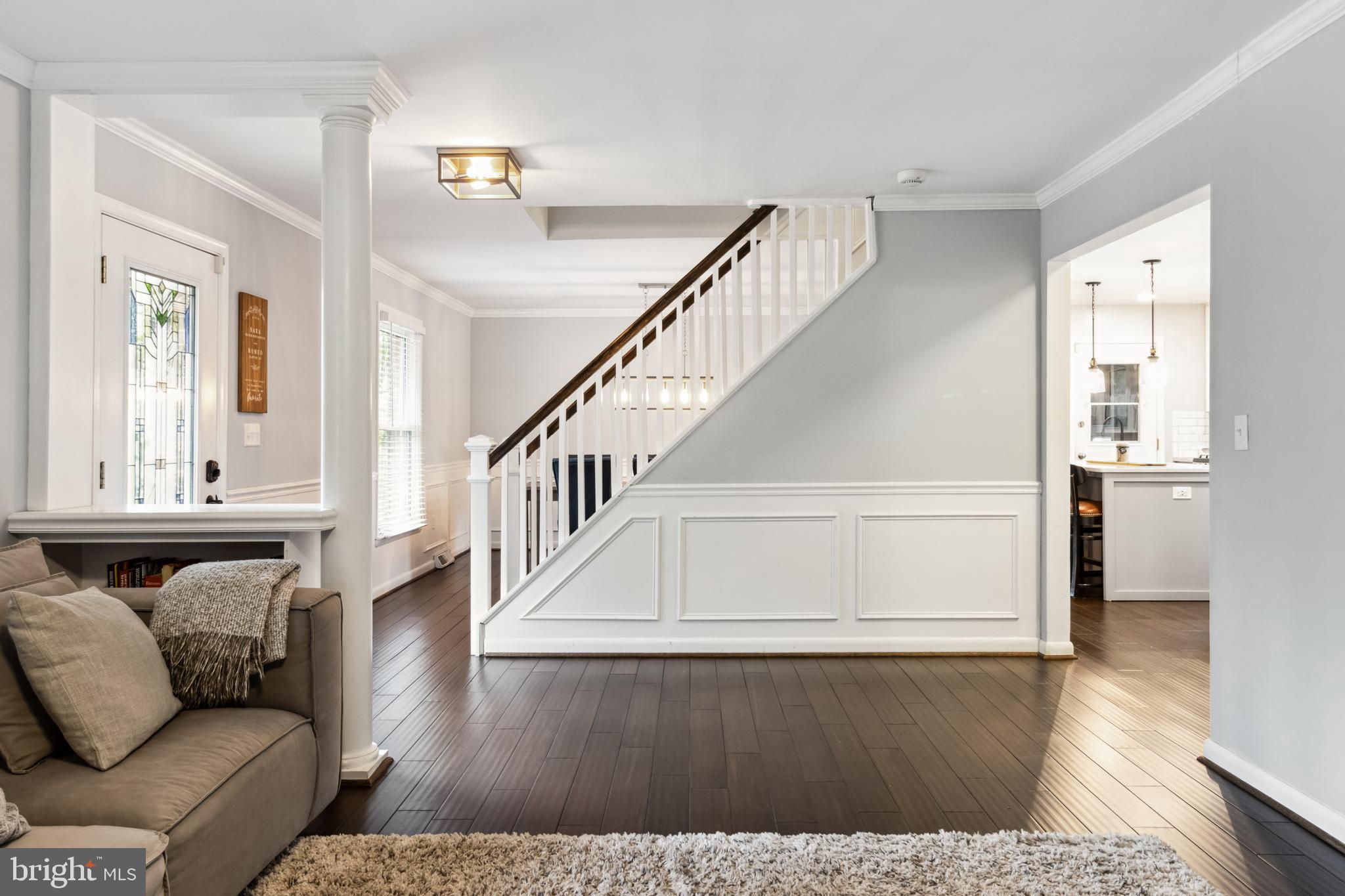 1301 Hawkins Ln