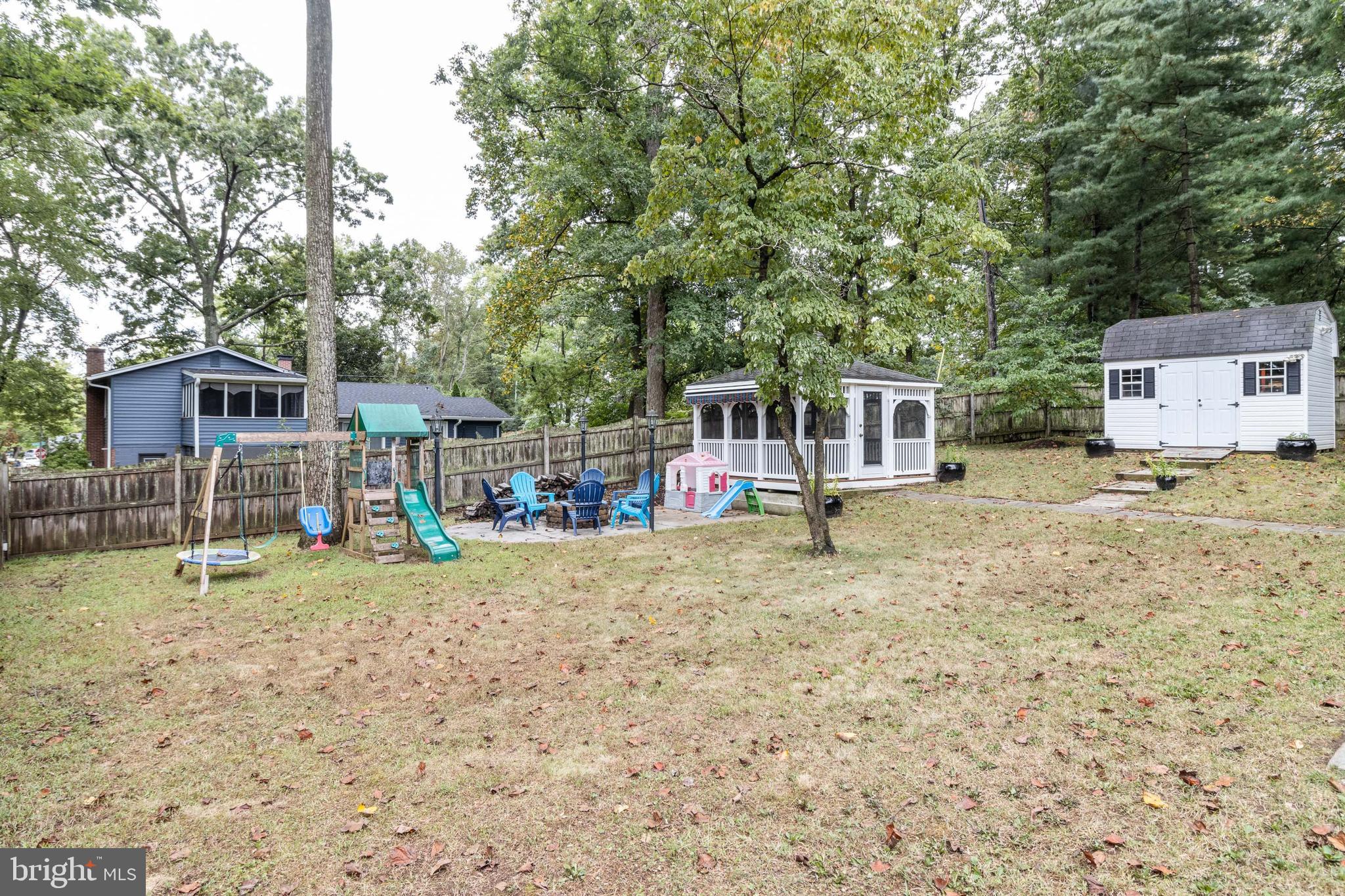 1301 Hawkins Ln