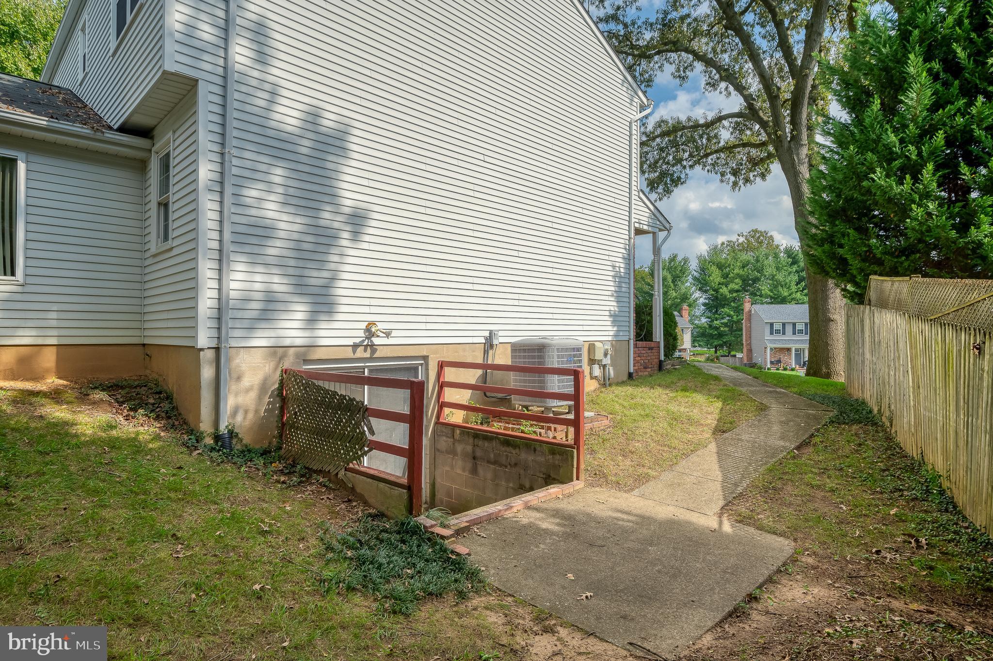 6422 Oak Park Ct