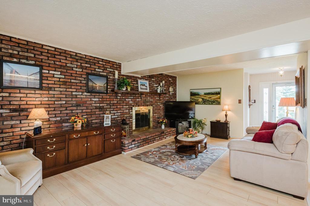 6422 Oak Park Ct
