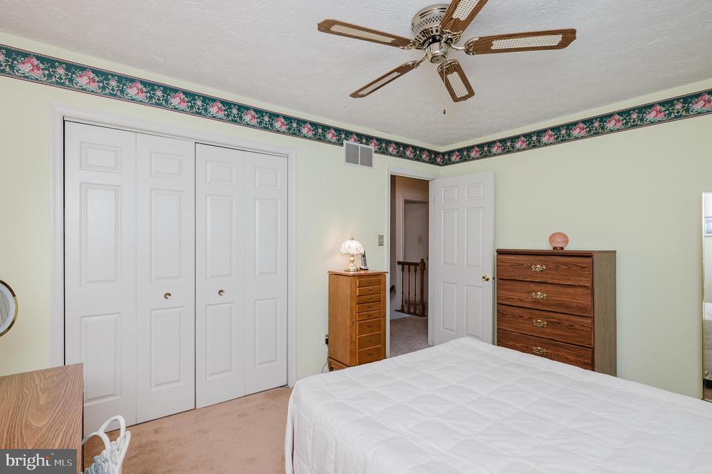 6422 Oak Park Ct