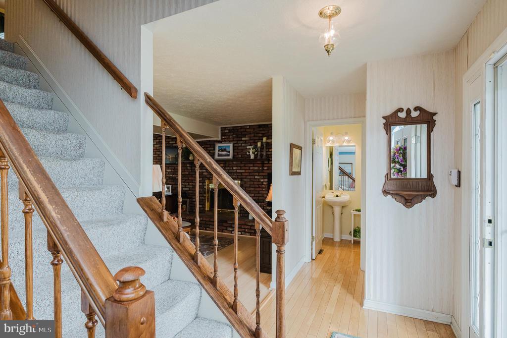 6422 Oak Park Ct